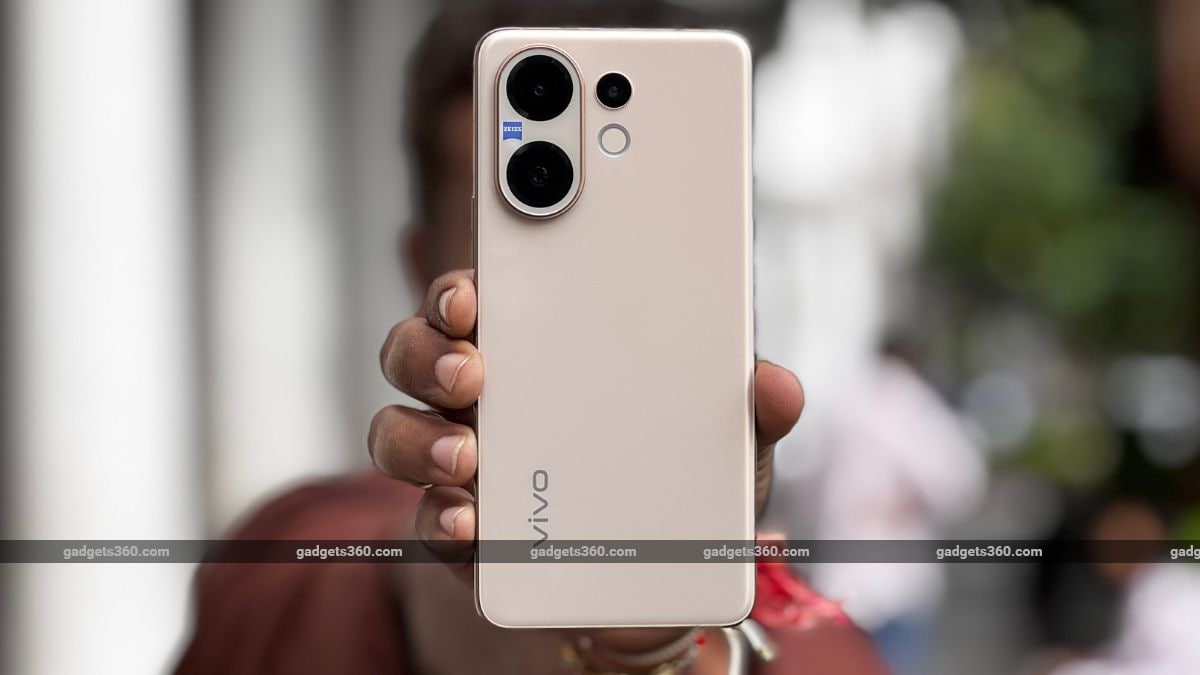 Vivo V60 First Impressions | Gadgets 360